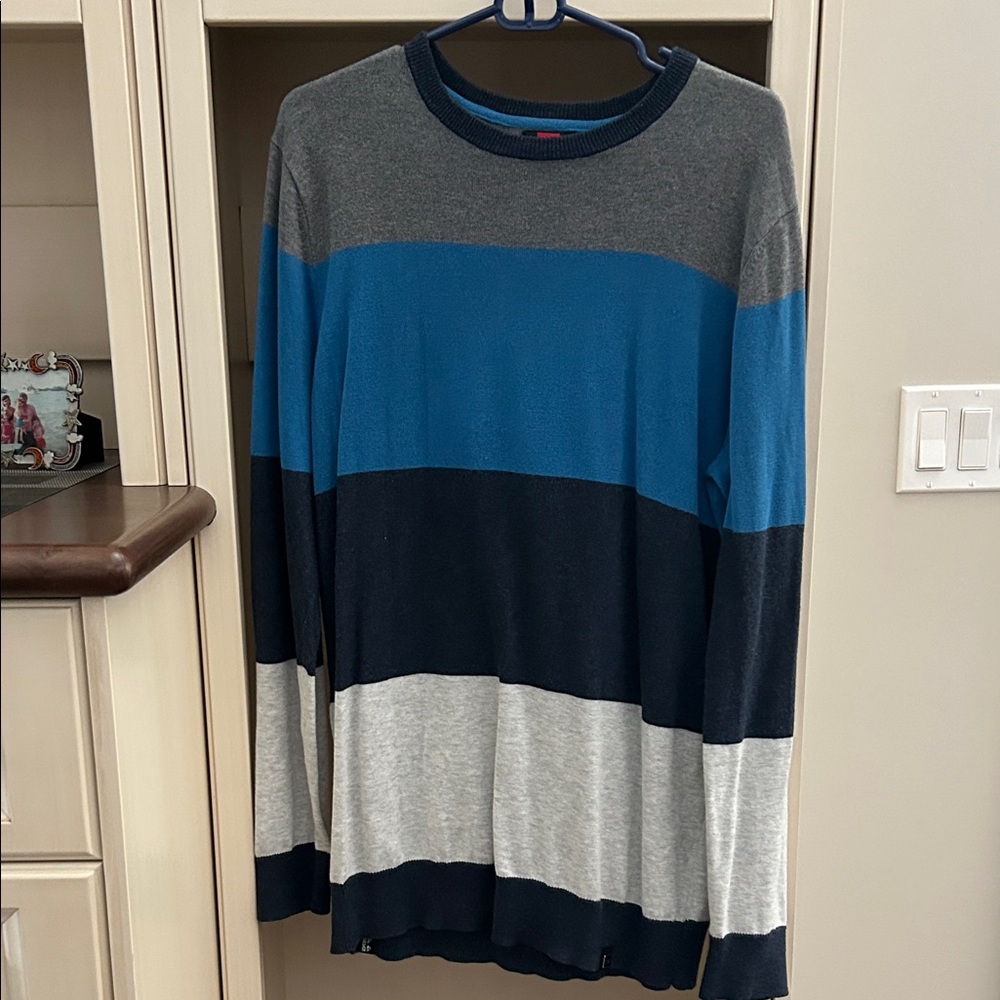 Quiksilver Blue and Gray Knit Sweater
